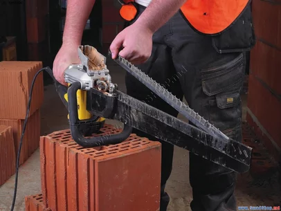 Univerzálna píla DEWALT DW397 Alligator 430 mm